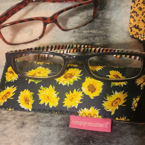 Bundle of reading glasses - Picture 6 of 9